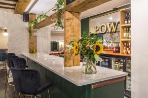 Foto de la galería de The Prince of Waterloo - Boutique Guest Rooms en Winford