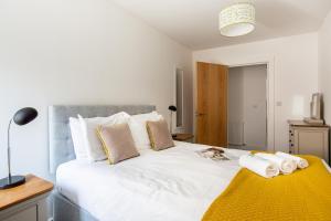 Φωτογραφία από το άλμπουμ του Modern Luxury Apartment, Sleeps 6, Best Location στο Μπέλφαστ +33 φωτογραφίες