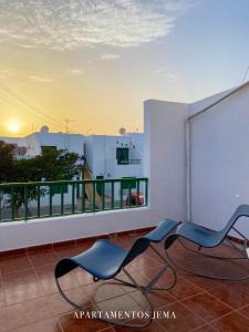 Rõdu või terrass majutusasutuses Apartamento Jema, a un paso de la playa