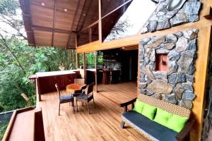 Zdjęcie z galerii obiektu Luxury cabin surrounded by nature w mieście Baeza