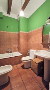 Ett badrum på Casa Rural Carcelen