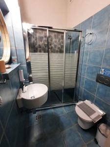 Phòng tắm tại Almiris Seaside Apartments