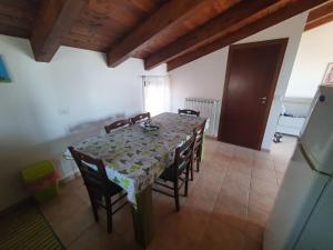 A kitchen or kitchenette at Gabbiano Jonathan