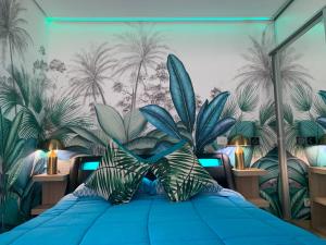 Posteľ alebo postele v izbe v ubytovaní KOKA GOLD Samboors SUITE + 25 fotografií