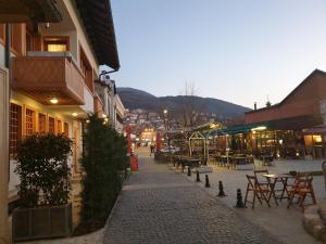 Afbeelding uit fotogalerij van HANI I VJETER Boutique Hotel in Prizren