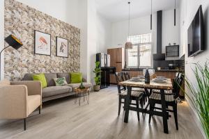 Televízia a/alebo spoločenská miestnosť v ubytovaní Maravilloso loft dúplex casco histórico