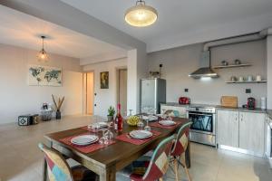 Kuchyň nebo kuchyňský kout v ubytování Villa Vasiliki
