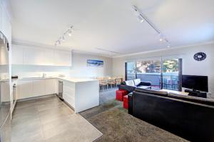 Kuchyň nebo kuchyňský kout v ubytování Snow Ski Apartments Extra Spacious 36 + 4 fotografie