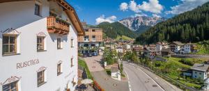 Foto da galeria de Apartments Restaurant Rusctlea em Selva di Val Gardena