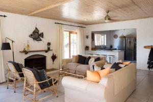 Χώρος καθιστικού στο Ossies Kloof - Living The Breede