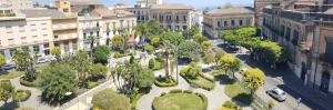 une vue aérienne sur un parc d'une ville dans l'établissement Casa ABBATUZZU, à Acireale