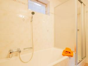 Φωτογραφία από το άλμπουμ του Apartment Apart Wolf by Interhome σε Fliess