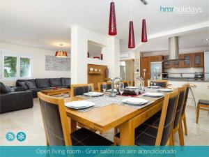 Kuchyňa alebo kuchynka v ubytovaní Villa Zacorri - HMR Holidays Moraira