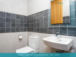 Kúpeľňa v ubytovaní Villa Zacorri - HMR Holidays Moraira