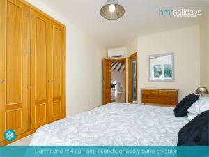 Posteľ alebo postele v izbe v ubytovaní Villa Zacorri - HMR Holidays Moraira