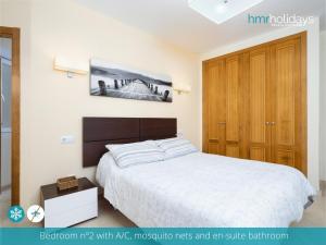 Posteľ alebo postele v izbe v ubytovaní Villa Zacorri - HMR Holidays Moraira + 37 fotografií