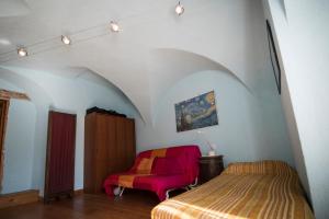 A seating area at Sci e montagna vera