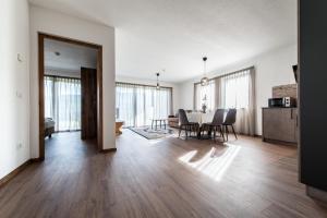 Posezení v ubytování Chalet Kristall - Dolomites Garden Chalet