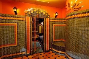 Łazienka w obiekcie Papuga Park Hotel Wellness Marrakesz & SPA