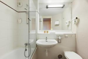 Koupelna v ubytování Comfort Hotel Amiens Nord