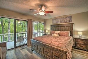 A bed or beds in a room at Hot Springs House with Spacious Deck and Grill!