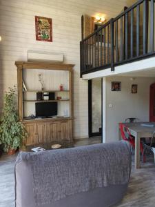 A kitchen or kitchenette at Gites Arnoult