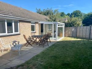 Imagen de la galería de Modern and spacious open plan bungalow, en Felixstowe