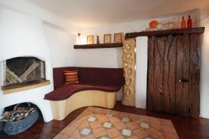 A bed or beds in a room at Upstairs - Skylight