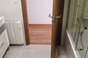 Koupelna v ubytování Acogedor apartamento ático en el centro de O Porriño