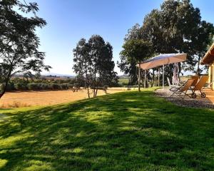 Agriturismo La Sorgente外面的花园