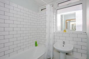 Modern 1 Bedroom Apartment in Trendy Old Street