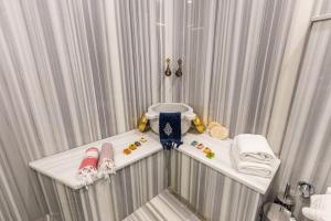 MENAR HOTEL&SUITES -Old City Sultanahmet的一间浴室