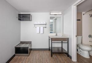 Koupelna v ubytování Motel 6-Euless, TX - Dallas
