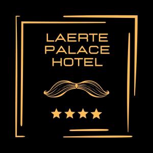 uma moldura de ouro com bigode e estrelas em LAERTE PALACE HOTEL em Mogliano Veneto