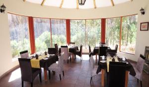 Hotel El Refugio餐厅或其他用餐的地方