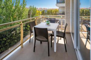 Balkón alebo terasa v ubytovaní Rentalmar Salou Playa Family Suites & Pool