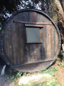 Φωτογραφία από το άλμπουμ του Charming 2-Bed Cabin in Domfront-en-Poiraie σε Perrou