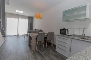Кухня или мини-кухня в Smartr Maspalomas Corinto
