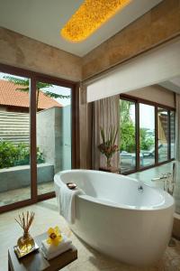 Phòng tắm tại Resorts World Sentosa - Equarius Villas