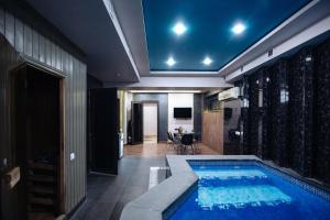 Bassein majutusasutuses GOLDEN SECONDS Hotel või selle lähedal