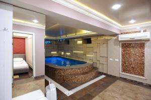 Bassein majutusasutuses GOLDEN SECONDS Hotel või selle lähedal