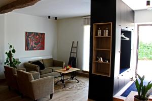 Istumisnurk majutusasutuses Het Koerhuis