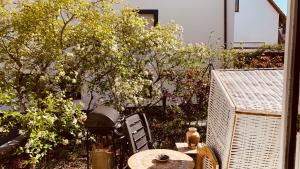 Taman di luar Superior-Apartment near Stuttgart Garden & Sauna