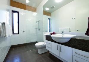 
A bathroom at Lone Pine Cottage

