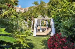 Barceló la Nucía Hills外面的花园