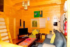 Küche/Küchenzeile in der Unterkunft Severine Cottages and Lounge Ltd