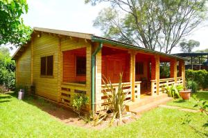 Ein Garten an der Unterkunft Severine Cottages and Lounge Ltd