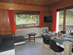 TV a/nebo společenská místnost v ubytování Manoir 2