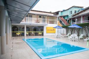 Bazén v ubytování Hotel Capuchins nebo v jeho okolí