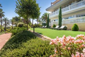 Barceló la Nucía Hills外面的花园